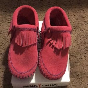 Minnetonka toddler girl moccasins!